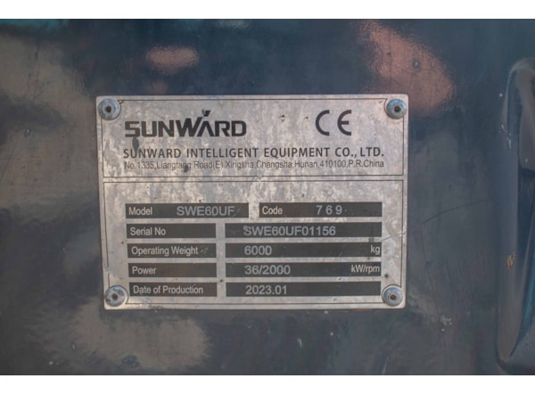 Midiexcavator SUNWARD 60 uf DISPONIBIL PENTRU INCHIRIERE de vanzare